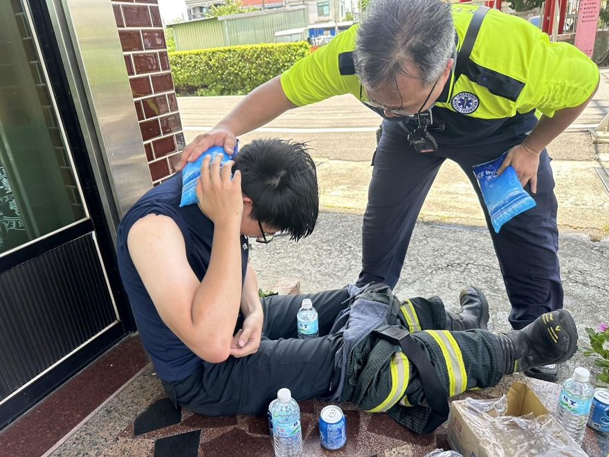 與火神搏鬥！新竹勇消「體溫飆破40度」中暑倒一排