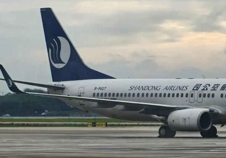 空中驚魂！山東航空飛上海突「飄燒焦味+晃動」　緊急改降南京