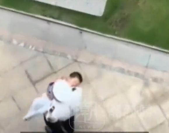 影/奇蹟！2歲陸童「20樓陽台墜落生還」　醫曝救命2主因