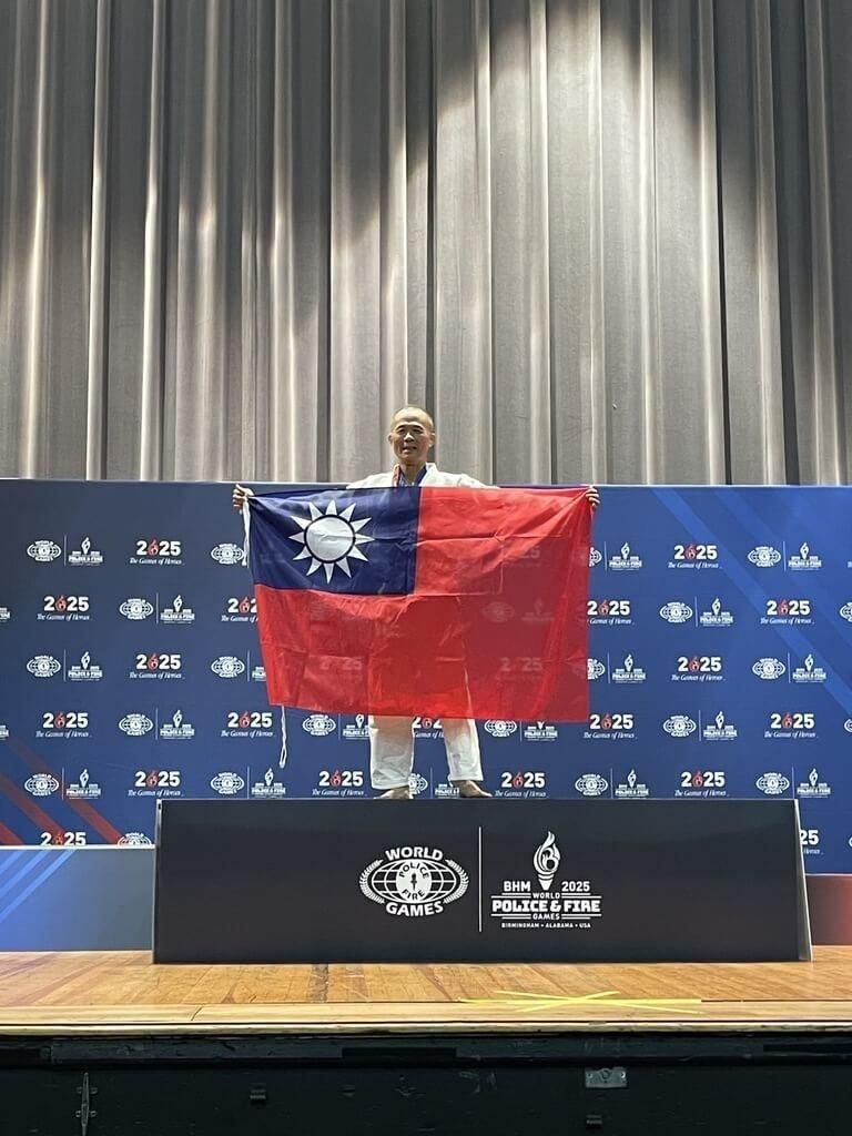 中華代表隊首面金牌入袋！　62歲林世明世警會柔道奪金