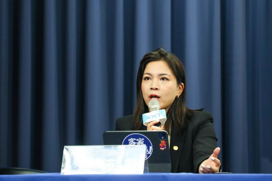 沈伯洋稱「報案成死局」　鍾沛君：暗示警方吃案無能？