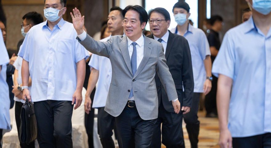 賴清德問：普發1萬還是撥補台電？最新萬人民調結果一面倒