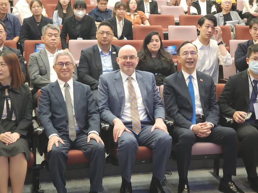 傳谷立言會晤藍營高層談國防　提醒應多向國際媒體說明