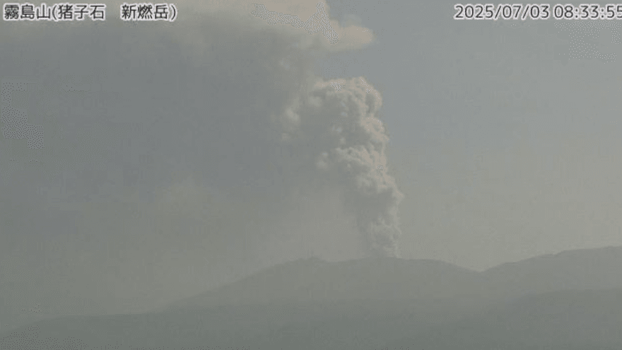 日新燃岳火山連日噴發！煙灰竄1500米　航班取消影響逾千人