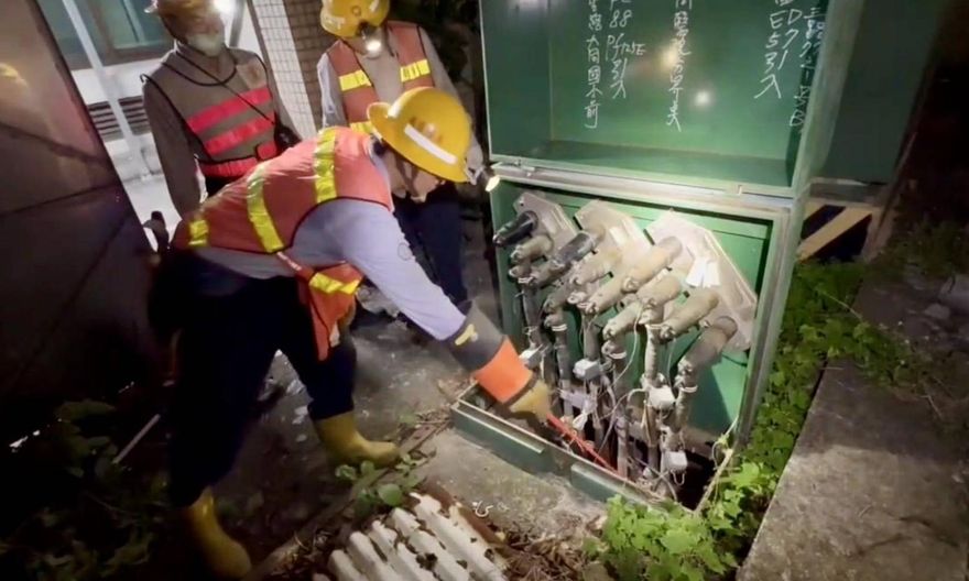高雄02:13突停電！586戶被熱醒、險火警　台電：管線被拉到