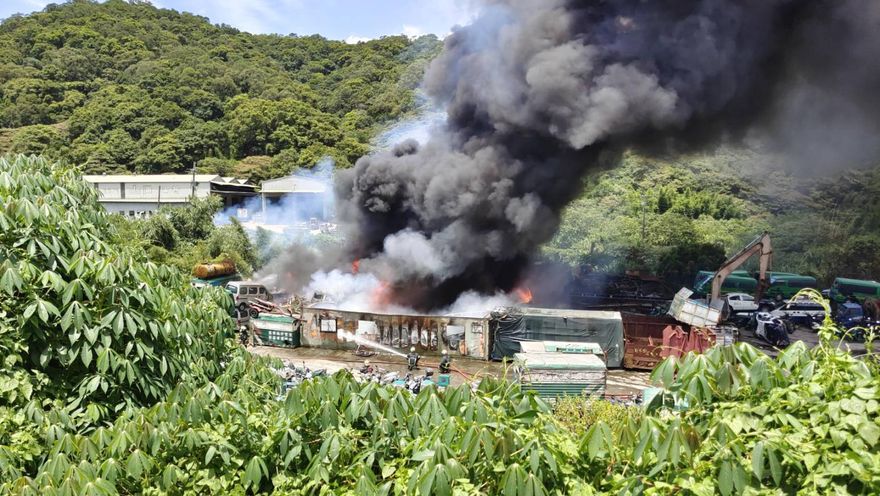 八里資收場火警！　消防局急籲：住戶關緊門窗