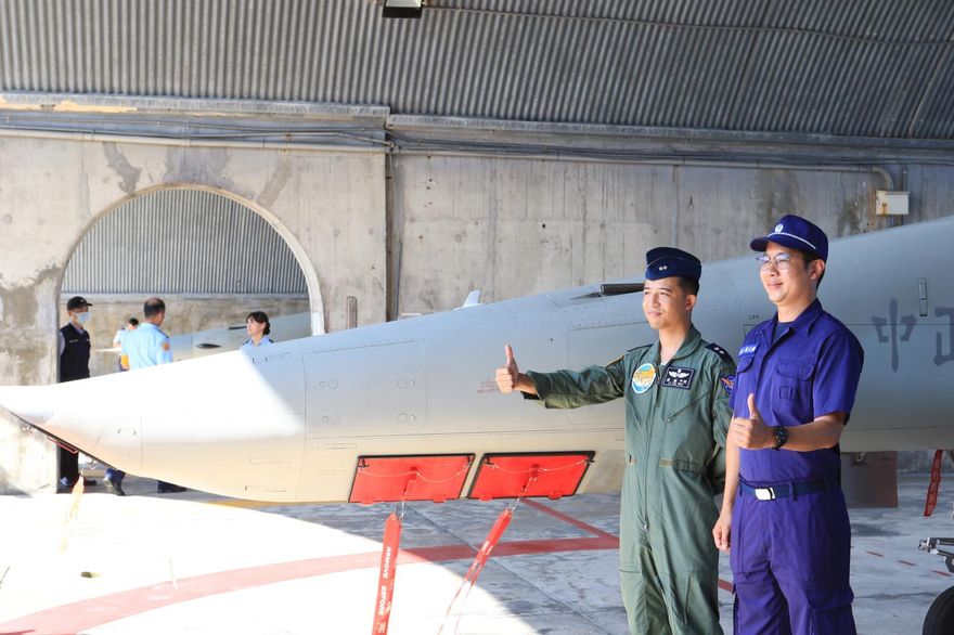 空軍RF-5E偵察機走入歷史　第12隊分隊長既不捨又榮耀