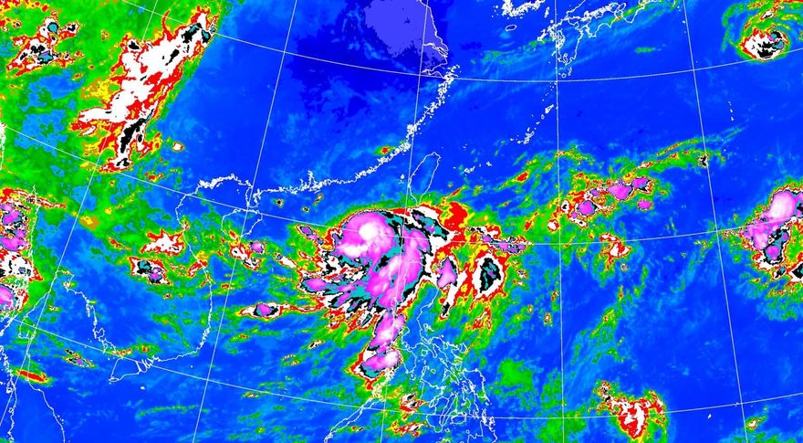 丹娜絲持續增強「上看中颱」　若中心登陸風雨相當強