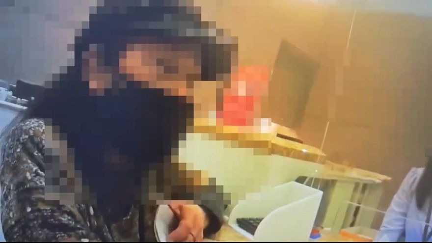 影/北市7旬婦中招投資詐騙　銀行領1800現金警急阻