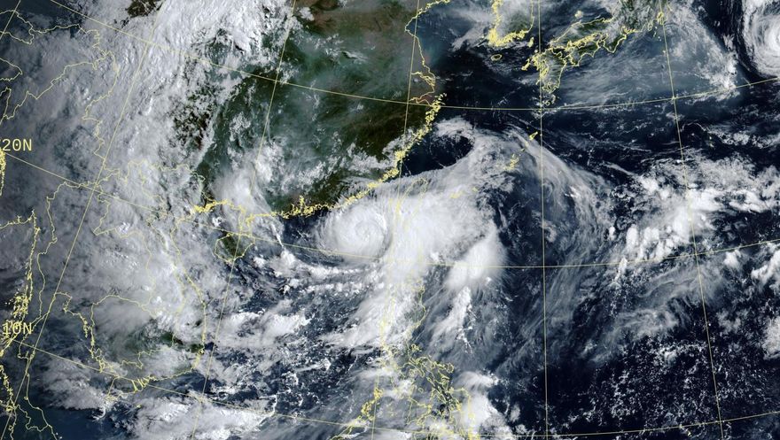 丹娜絲恐轉中颱　中心若穿越「黑水溝」西半部風雨更猛