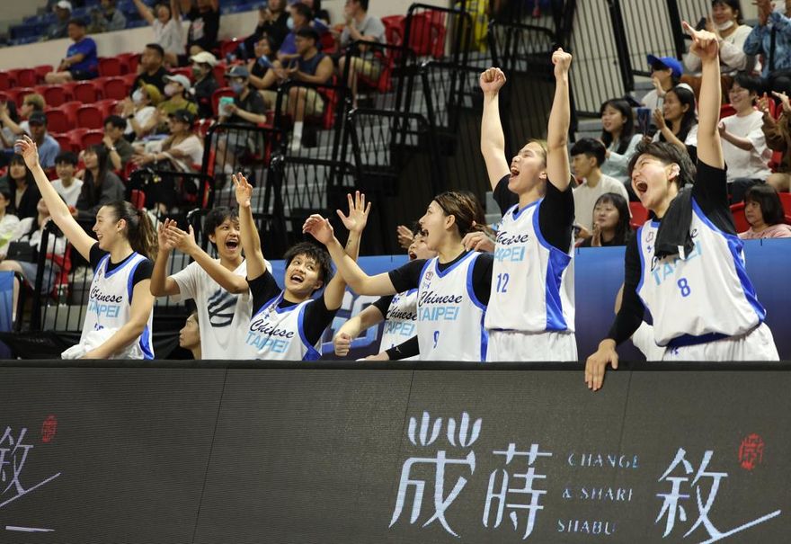 瓊斯盃/逆轉擊退菲律賓！中華世大運女籃勇奪季軍