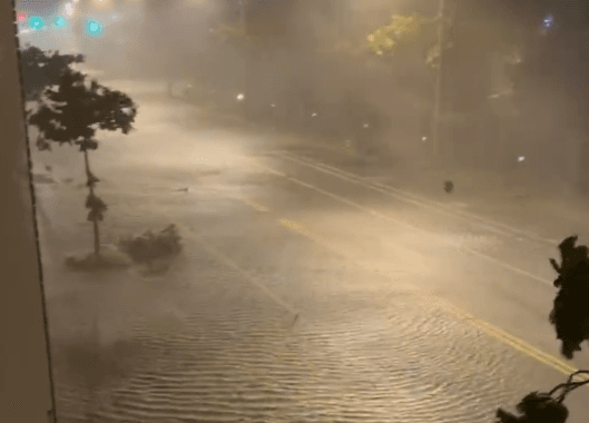影/丹娜絲颱風狂襲！南台灣狂風暴雨　安平淹水超10公分
