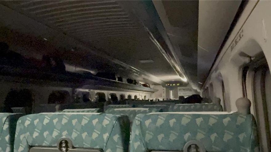 丹娜絲颱風來襲！高鐵列車一度受困　旅客驚呼像在搭船