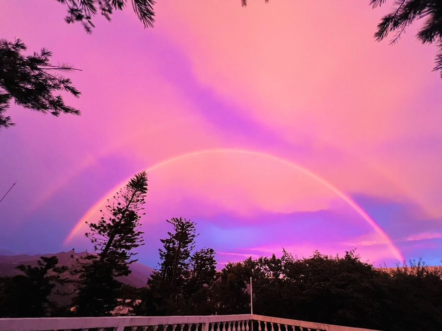 奇景！清境農場火燒雲「雙虹掛天」伴霞光　美如仙境