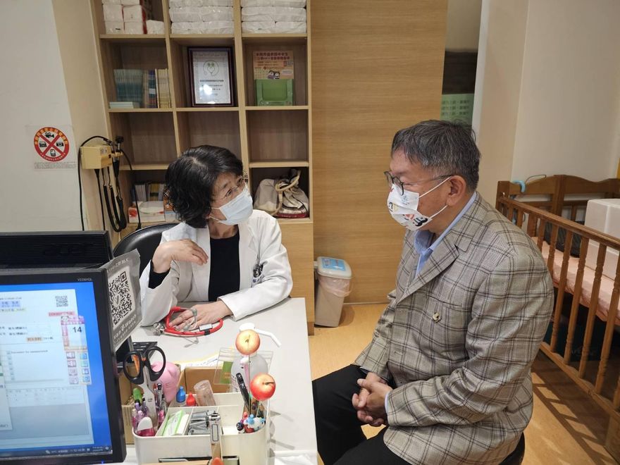 幕僚覺得柯P不受控？陳佩琪曬他「超乖照」：真的很乖