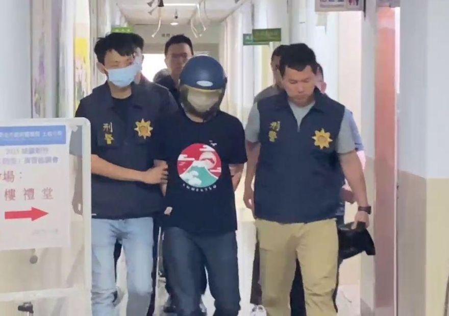 影/新北土城狠男殺妻、小姨子被移送！見媒體竟突「哽咽」
