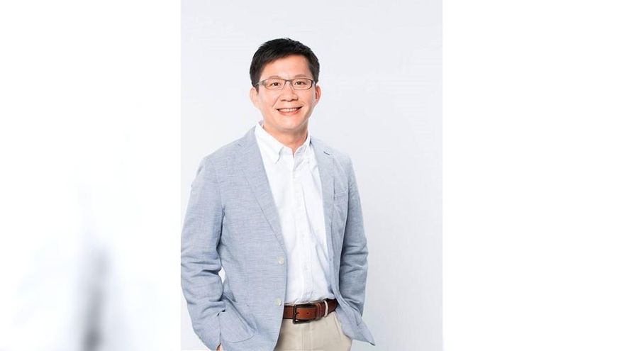 張廖萬堅出訪攜妻同行　吳思瑤認了：觀感不佳該檢討