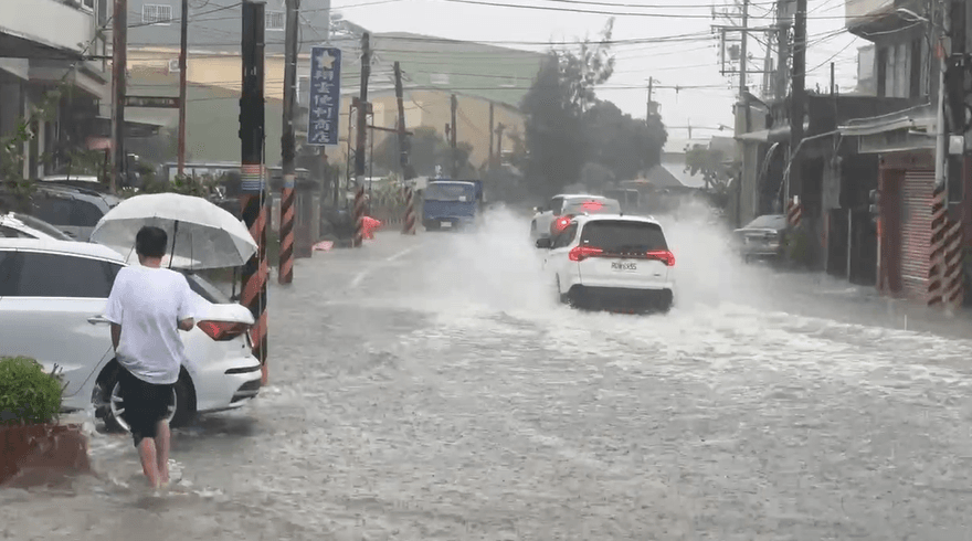 豪雨灌爆！4縣市22地區淹水警戒　彰化恐又泡水裡