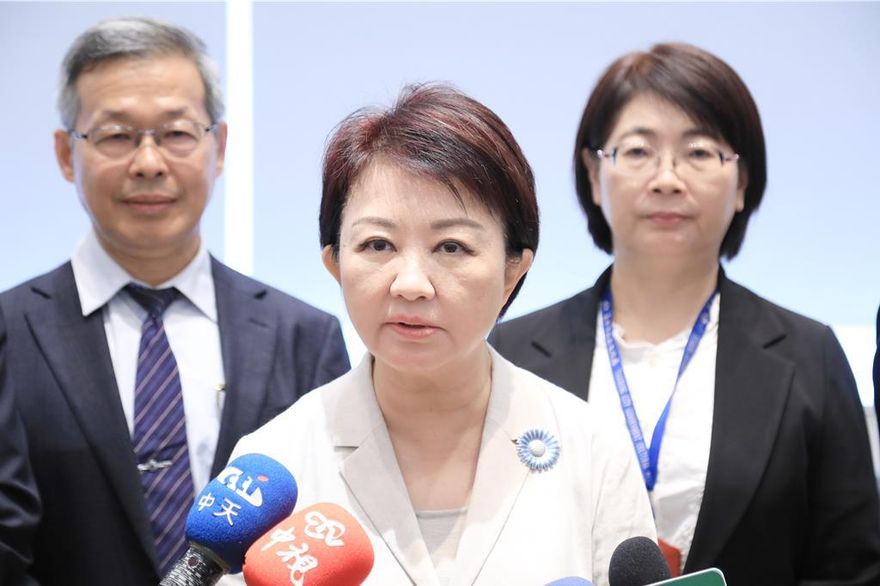 言必「尊朱」！盧秀燕軟身段解黨主席選戰「衝堂」危機
