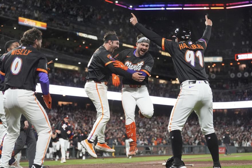 MLB/場內再見全壘打！巨人捕手寫99年來神紀錄