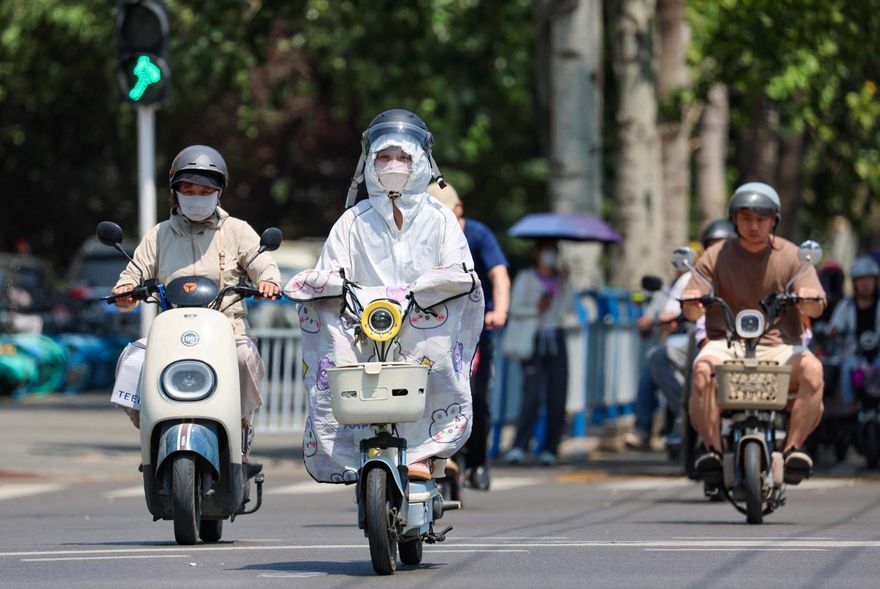 高溫近40℃…陸快遞員患「熱射病」　電動車上昏倒送醫不治