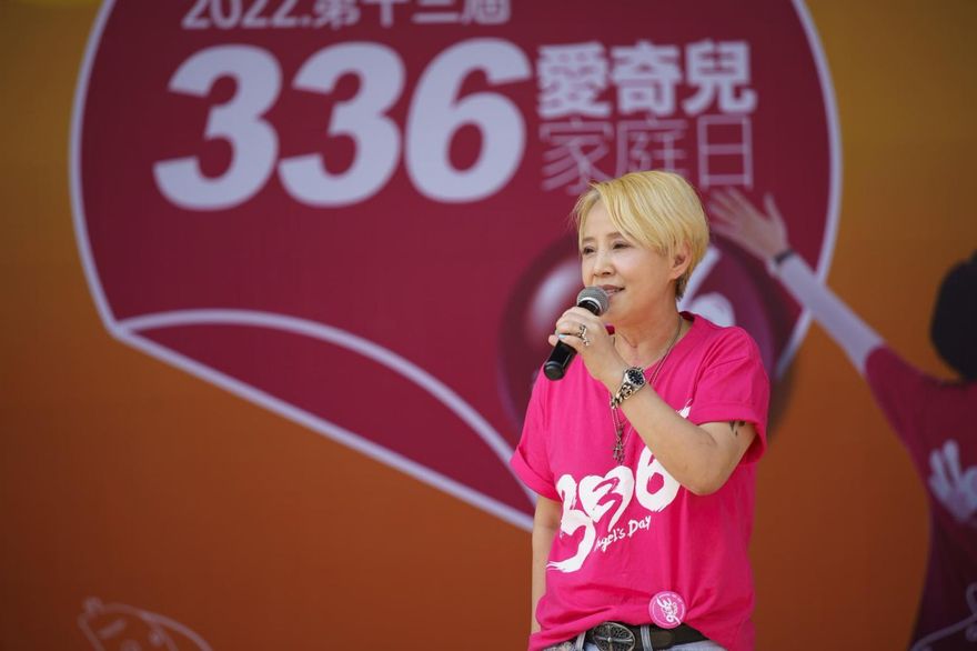 演藝圈公開表態第一槍　李明依臉書疾呼：726投不同意罷免