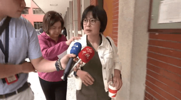 兒少綠委林月琴遭問高雄虐童案竟支支吾吾　還反扣媒體紅帽