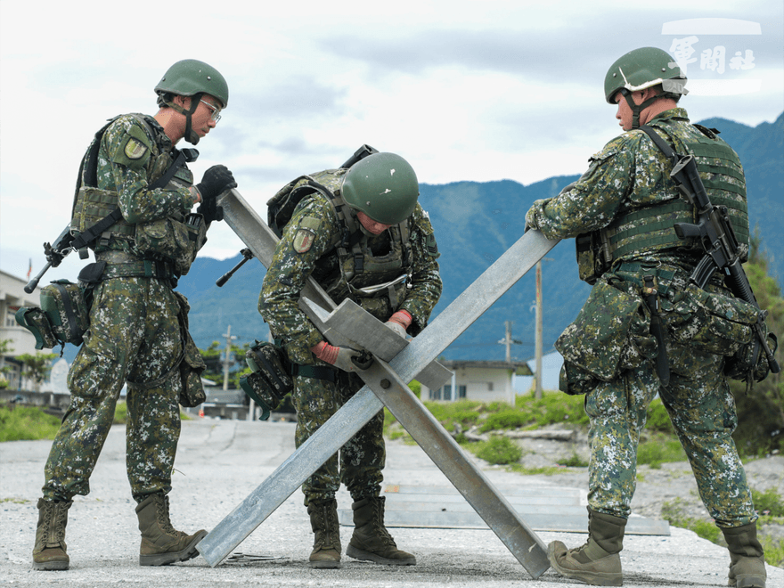 漢光41號演習Day 3　花防部工兵、化學兵演練阻絕敵軍