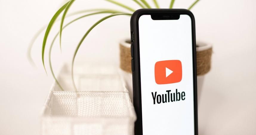 YouTube出手了！7/15重大政策更新　將管制「AI罐頭影片」
