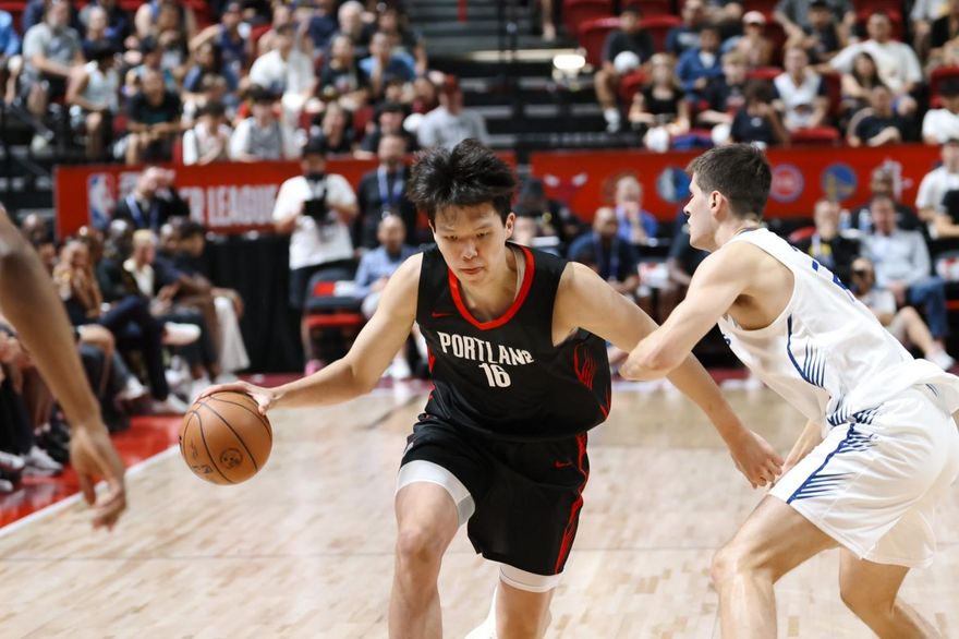 NBA/「陸版約基奇」首秀！楊瀚森妙傳5助狂蓋3鍋　率隊大勝33分