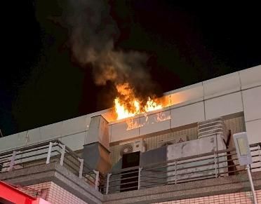 影/台南肯德基東門店火警！店內10人急逃生幸無傷亡