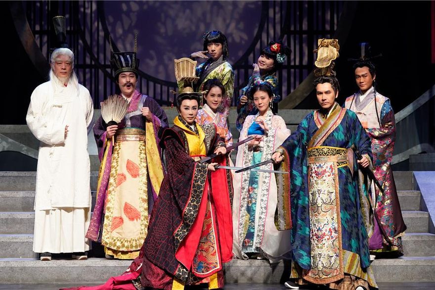 超敬業！孫翠鳳坐輪椅吞止痛藥、陳昭婷癲癇發作仍堅持演出