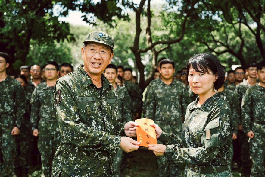 顧立雄南下慰勉　肯定國軍救災官兵守護家園