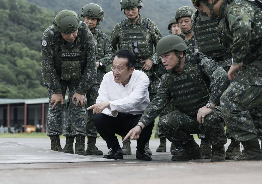 顧立雄視導漢光　花蓮佳山基地空軍跑滑道搶修曝光