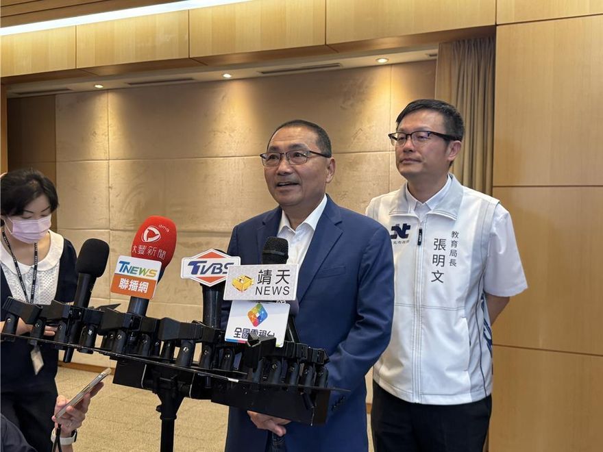 卓揆稱普發一萬只能買遙控飛機　侯友宜：別離人民越來越遠