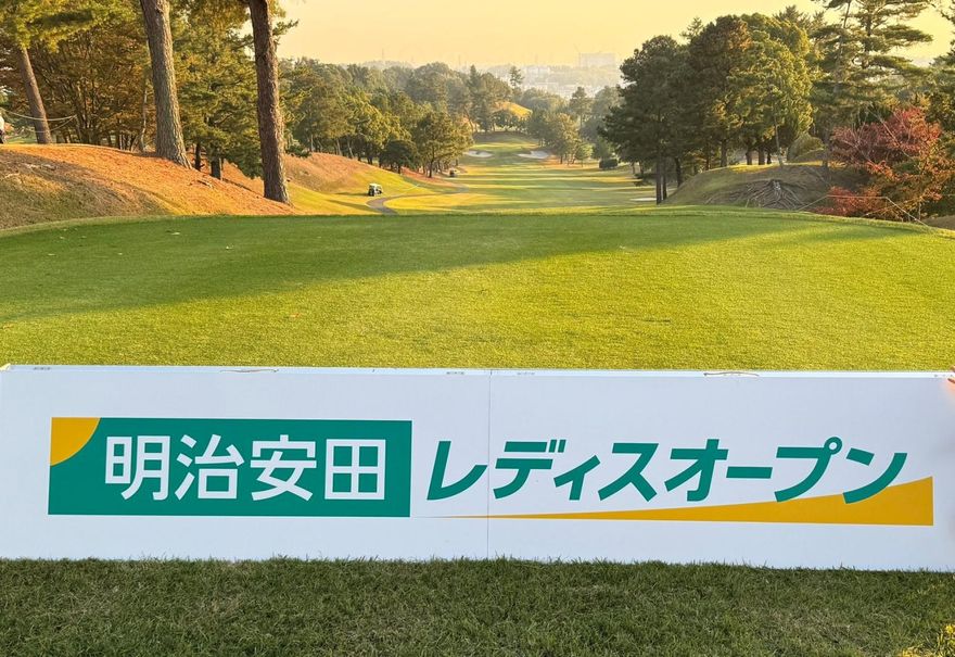 熊出沒注意！日本女子高球賽緊急喊卡　 選手急搭車撤離