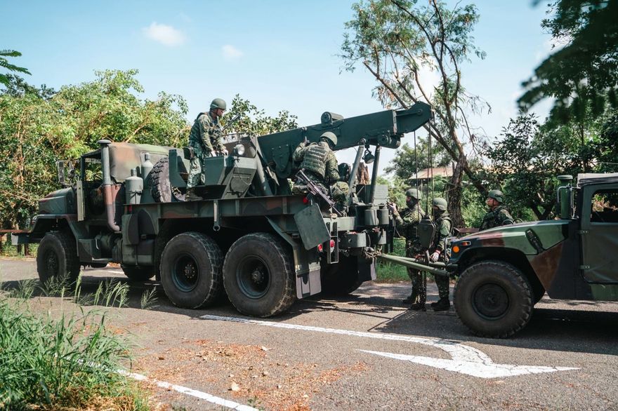 影/漢光演習Day 9持久作戰　陸軍保修部隊戰場緊急搶修悍馬車