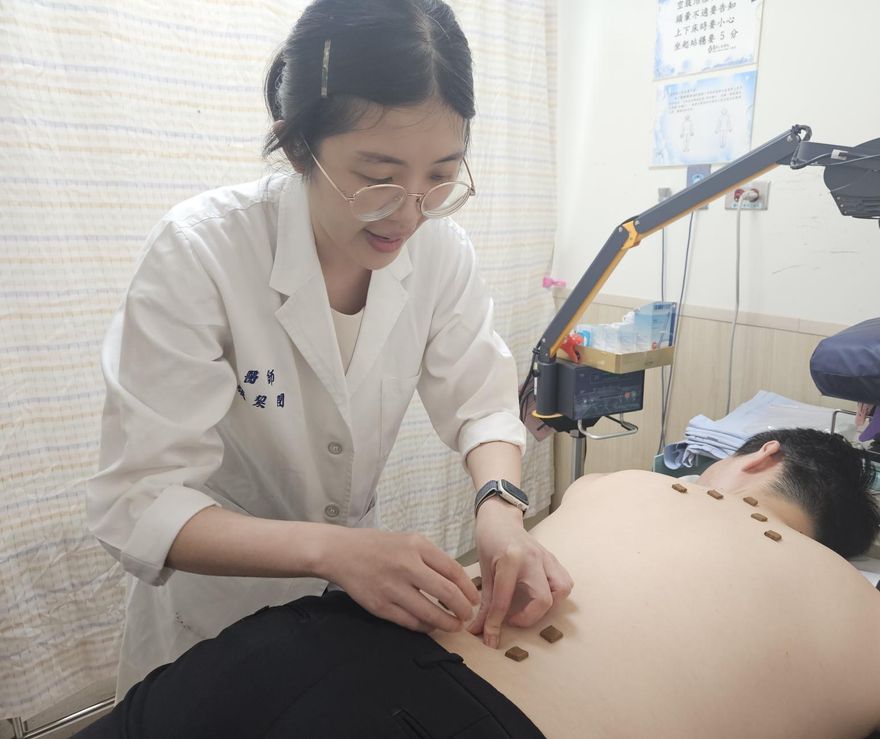 過敏性鼻炎、慢性咳嗽有救了！中醫三伏貼助免疫力提升