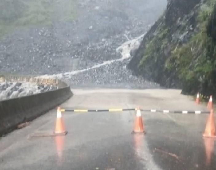 高雄桃源區連日豪雨！聯外道路寶來二橋重創　8/7續停班停課
