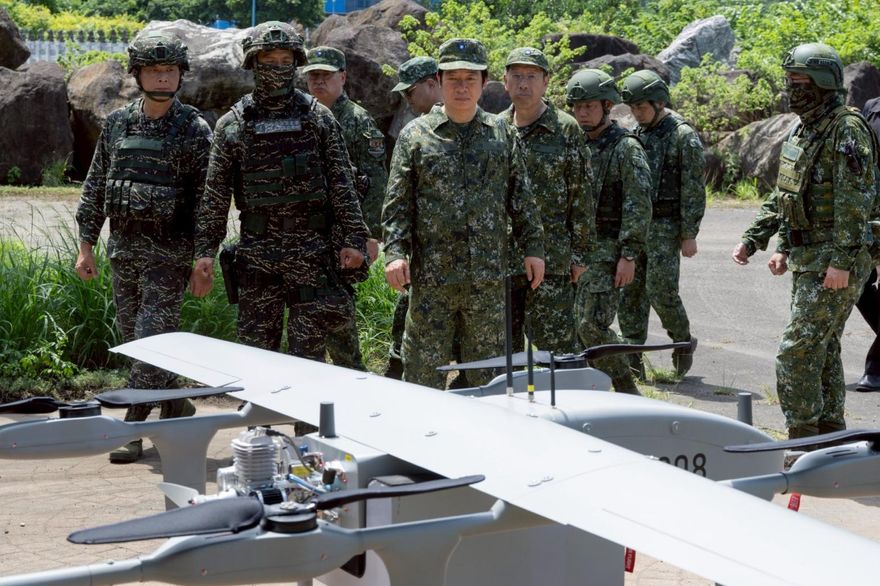 國軍大熱天漢光演習！「賴清德辦公室主任」高調穿軍裝擺拍惹議
