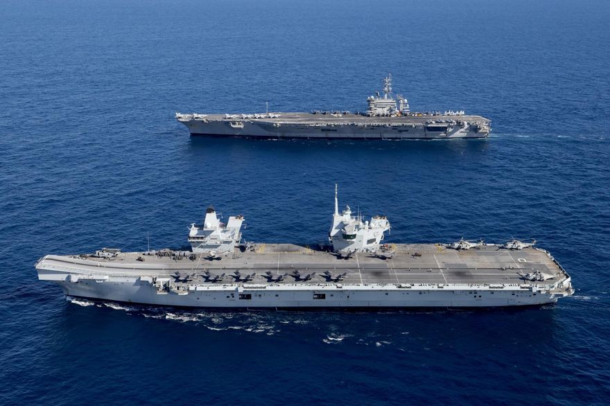 澳洲護衛軍刀多國演習登場　英、美雙航艦首度聯合操演