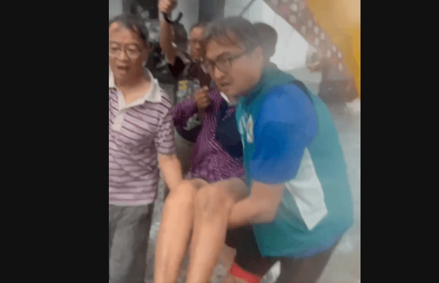 台東淹水成災！洗腎嬤求醫受阻　鄰里「人力接駁」抬出