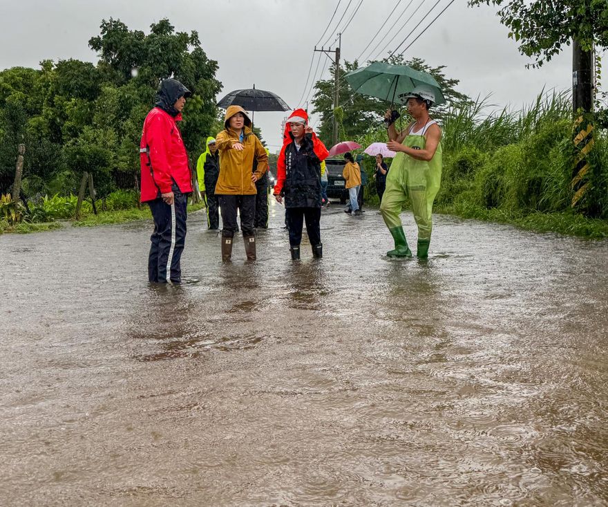 豪雨致災！台東太平溪右岸封路「護岸加固」　搶修到17:00