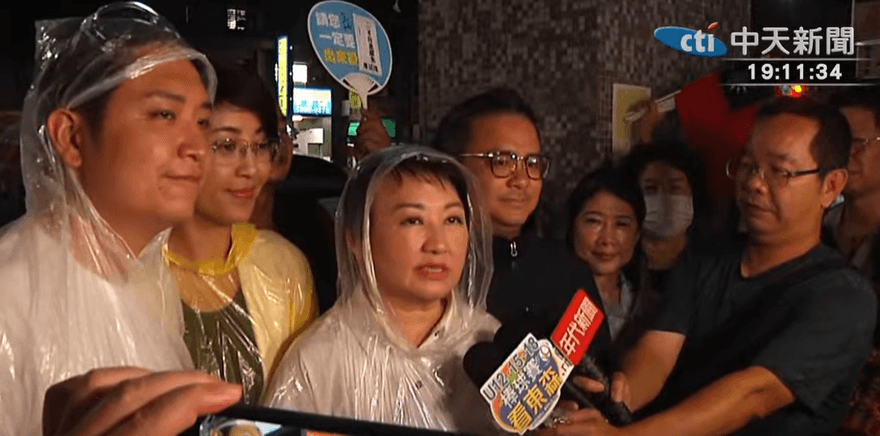 回防台中陪黃健豪車掃反罷！盧秀燕：726投不同意向政府怒吼