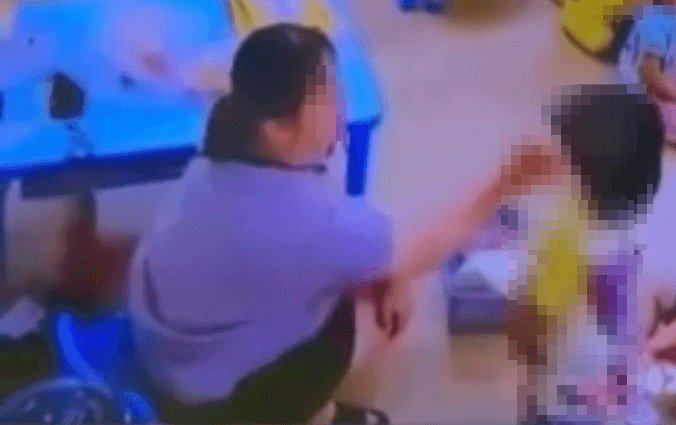 竹南幼兒園女教保員「狠打女童巴掌」　監視器全拍到