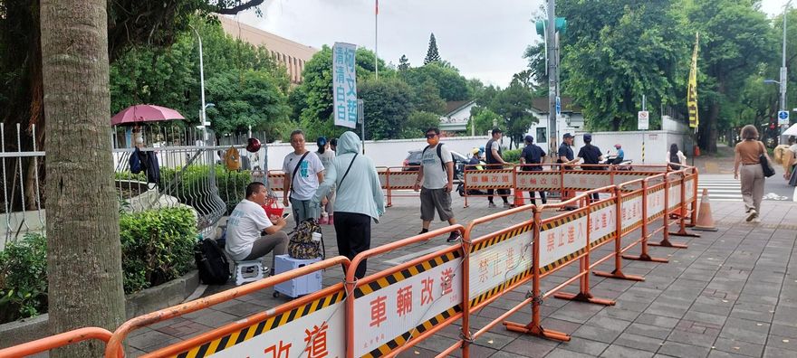 柯文哲裁定延押後首開庭　小草大集結！陳佩琪太傷心不來旁聽