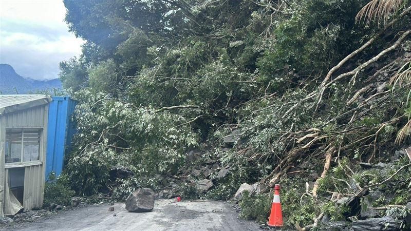 台20線南橫公路出事！大規模土石崩落雙向封閉