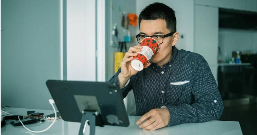 在家工作、月薪30萬卻想離職　網嘆：不夠忙就想太多