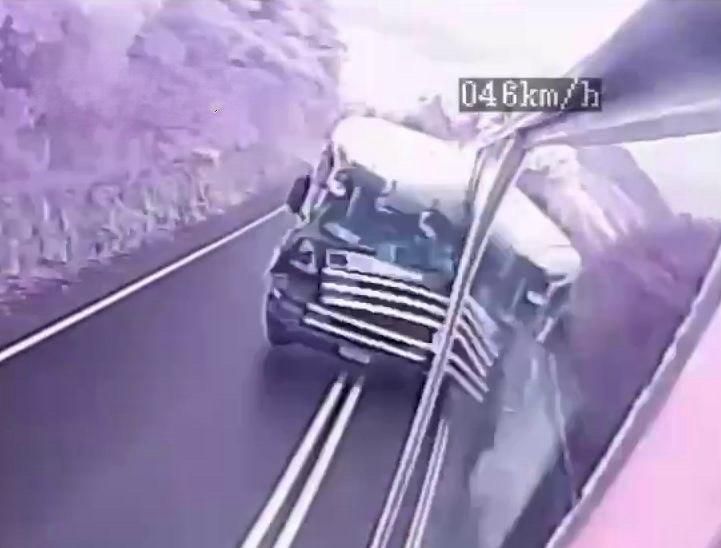 影/死神直撲！萬里重大死傷車禍「國光客運視角」曝光