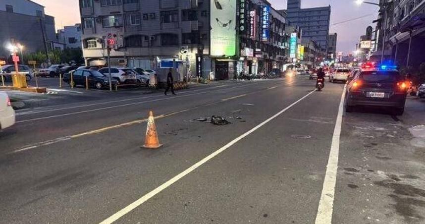 電腦螢幕從天而降　女車主驚呆：還以為車爆胎